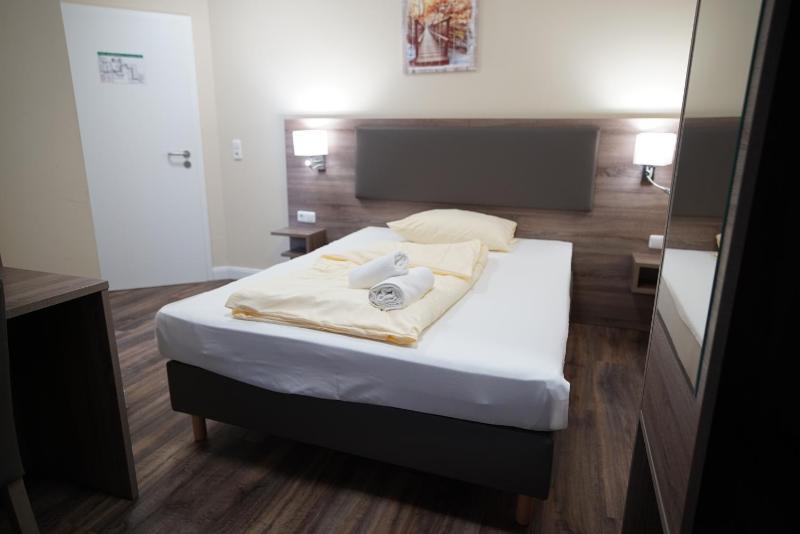 Standard Single Room image 4