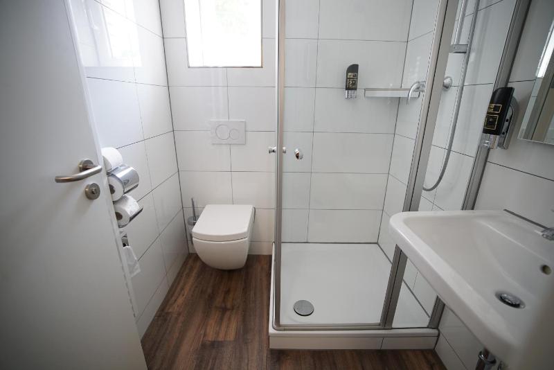Standard Single Room image 2