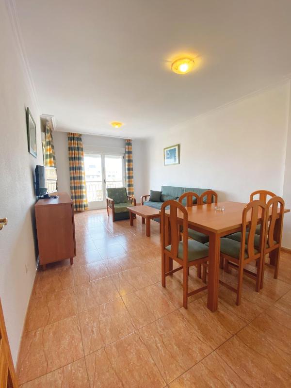 One-Bedroom Apartment with Terrace  image 1