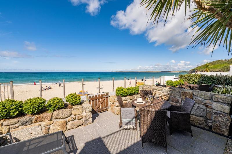 Villa - Beach Front image 3