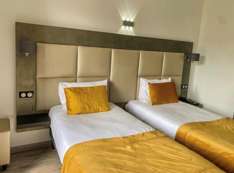 Twin Room image 1