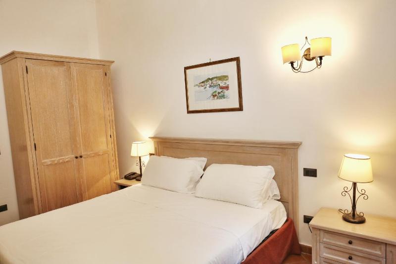 Classic Double Room image 1