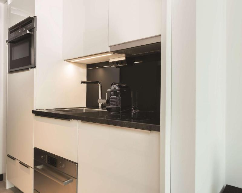 One-Bedroom Apartment image 3