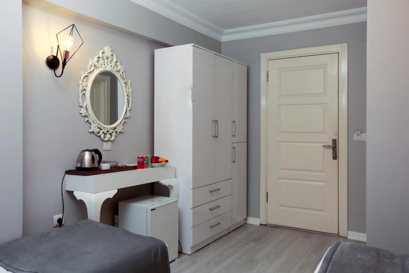 Standard Triple Room image 3