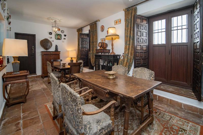 La Casa 1832 Boutique - image 23
