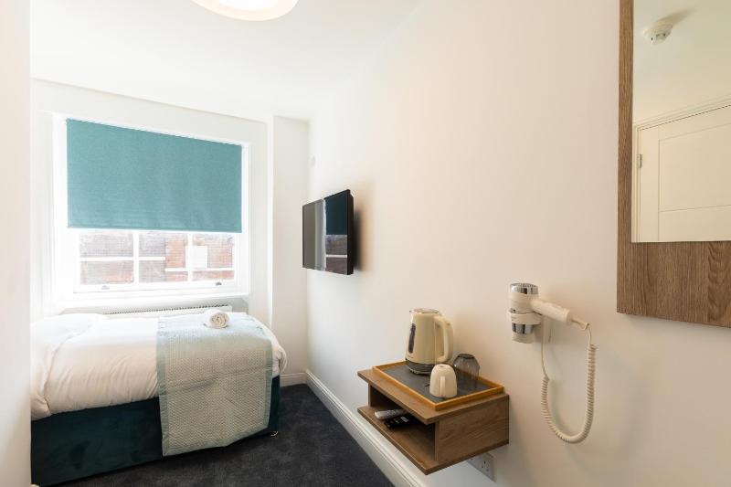 Single Room with Private Bathroom image 3