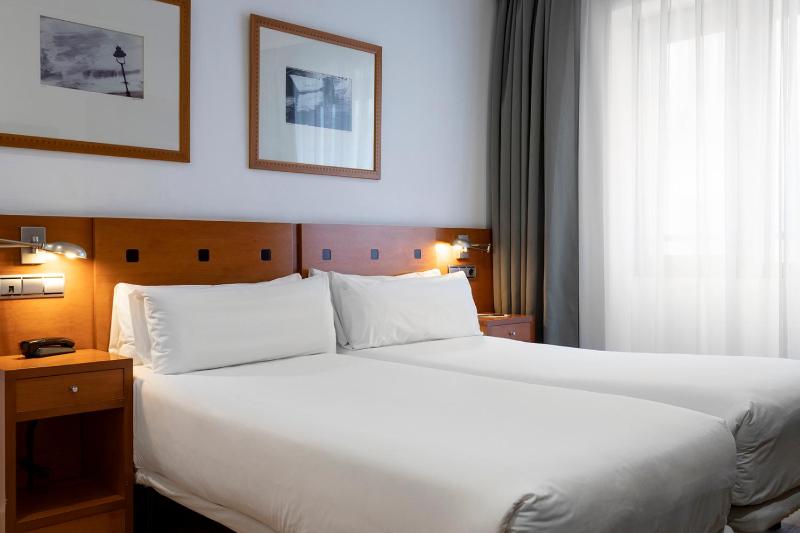 Double or Twin Room (1-2 Adults) image 4