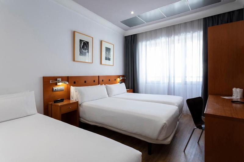 Triple Room (3 Adults) image 3