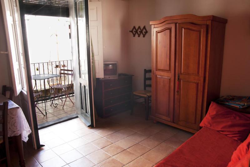 4Roomsrelax - image 23