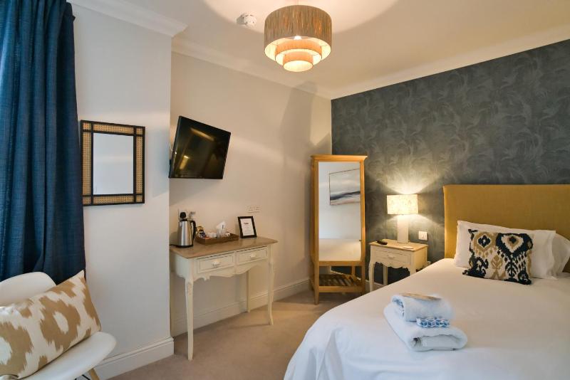 Single Room image 1