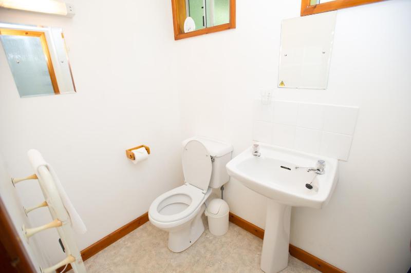 One-Bedroom Chalet - Twin image 2