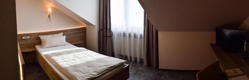 Single Room image 4