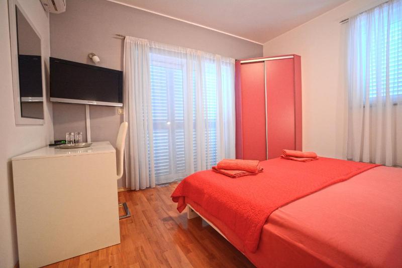 Double Room image 4