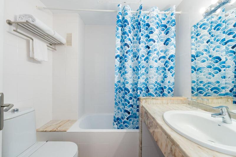 Junior Suite with Pool View image 2