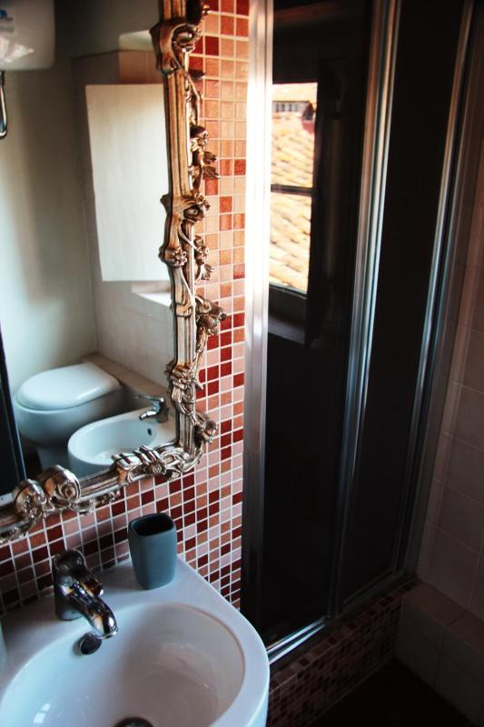 Suite with Private External Bathroom image 3