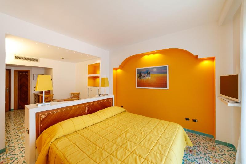 Junior Suite with Sea View image 1