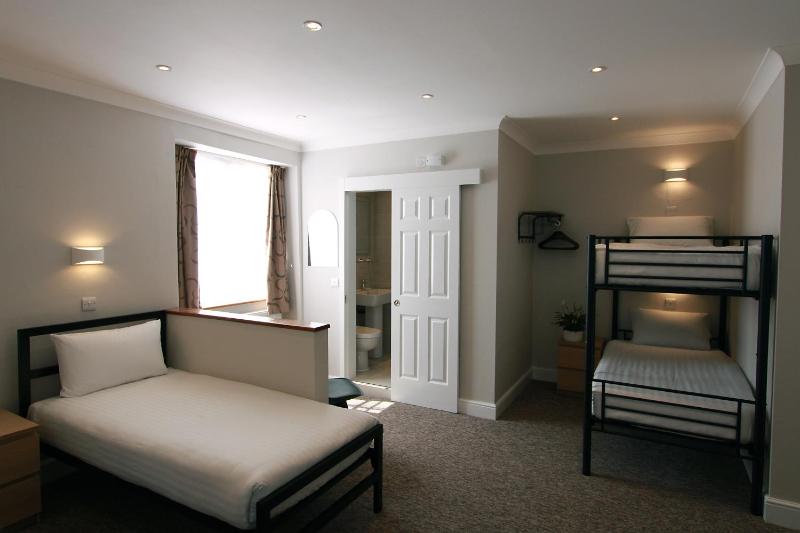 Superior Family Room (6 People) image 3