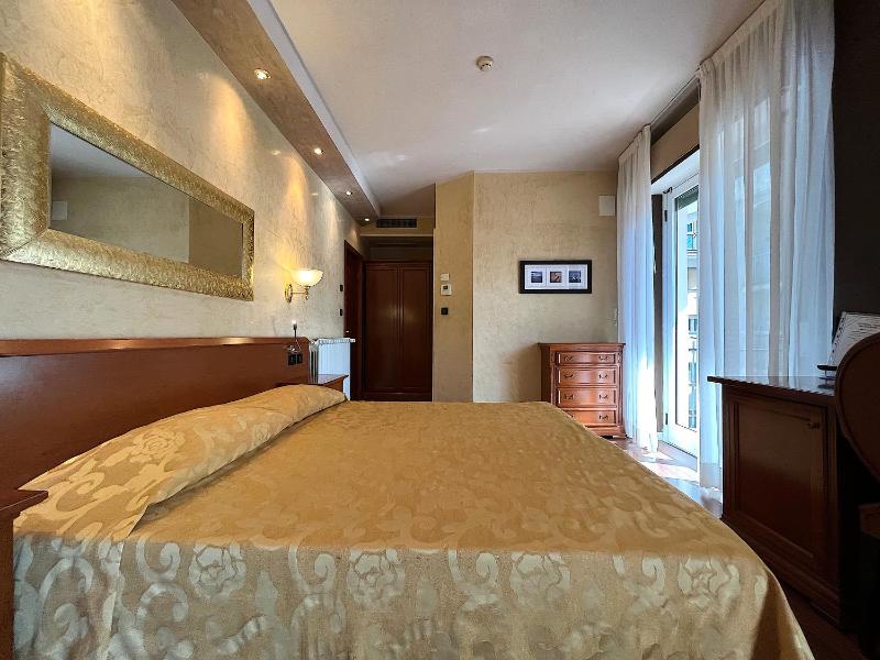 Hotel Regina - image 44
