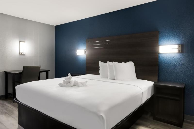 King Room - Non Smoking image 3