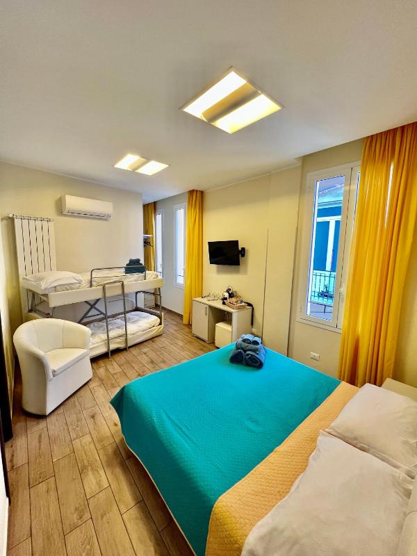 Quadruple Room image 1