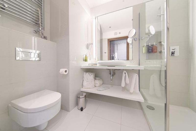Single Room image 1