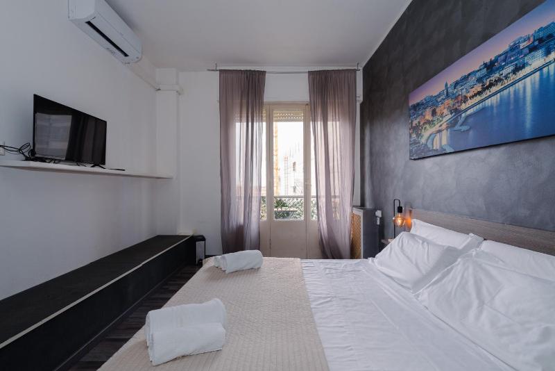 Double or Twin Room with Shared Bathroom image 4