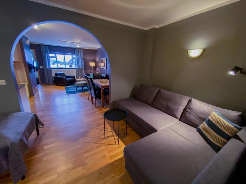 One-Bedroom Apartment image 1