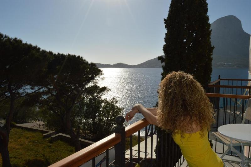 Classic Double Room with Side Sea View image 2