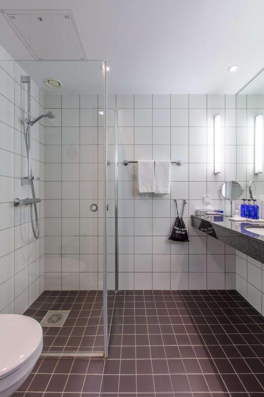 Standard Triple Room image 2