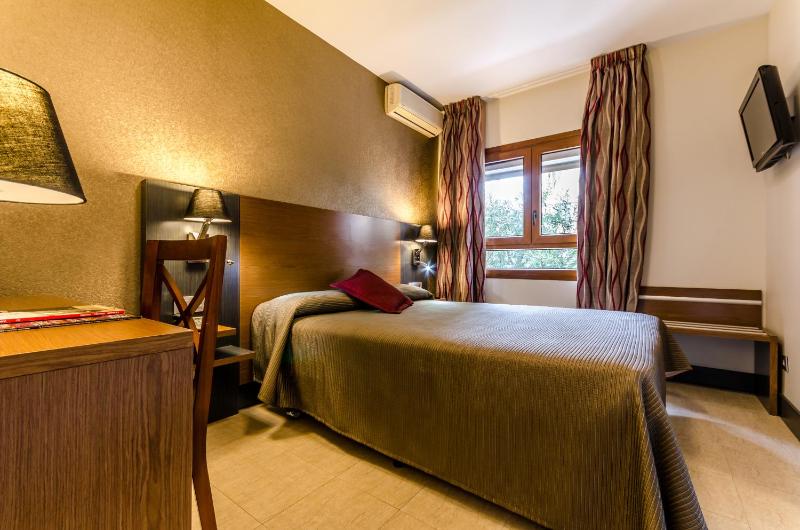 Single Room image 2