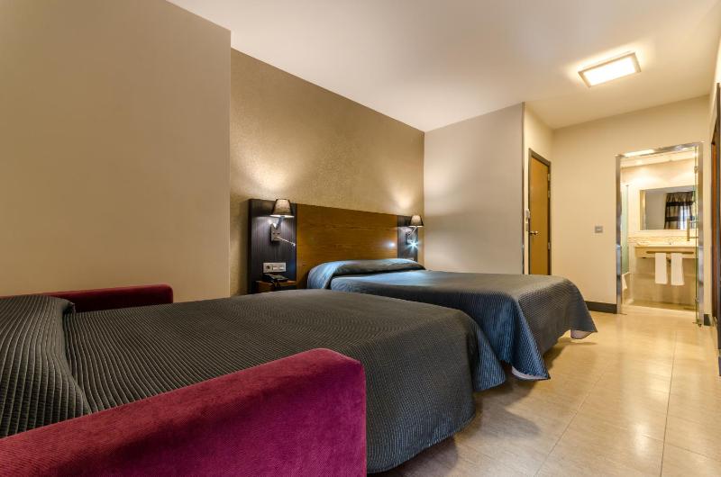 Triple Room image 2