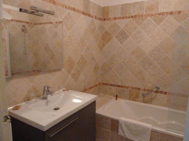 Standard Double Room with Bath image 2