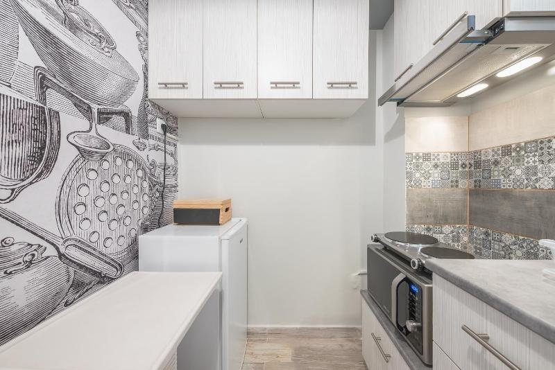One-Bedroom Apartment image 3