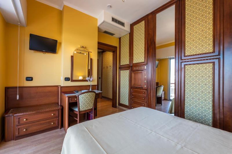 Single Room image 3
