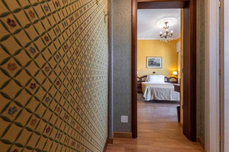 Single Room image 4