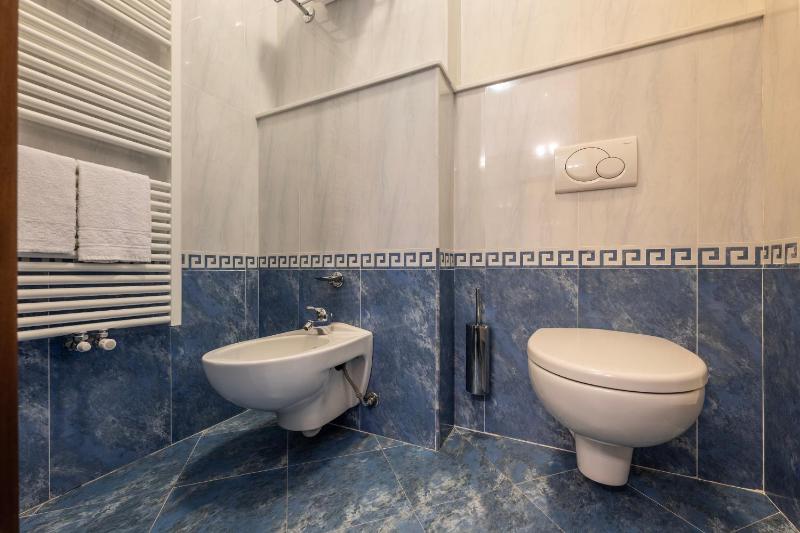 Suite with Sea View image 4
