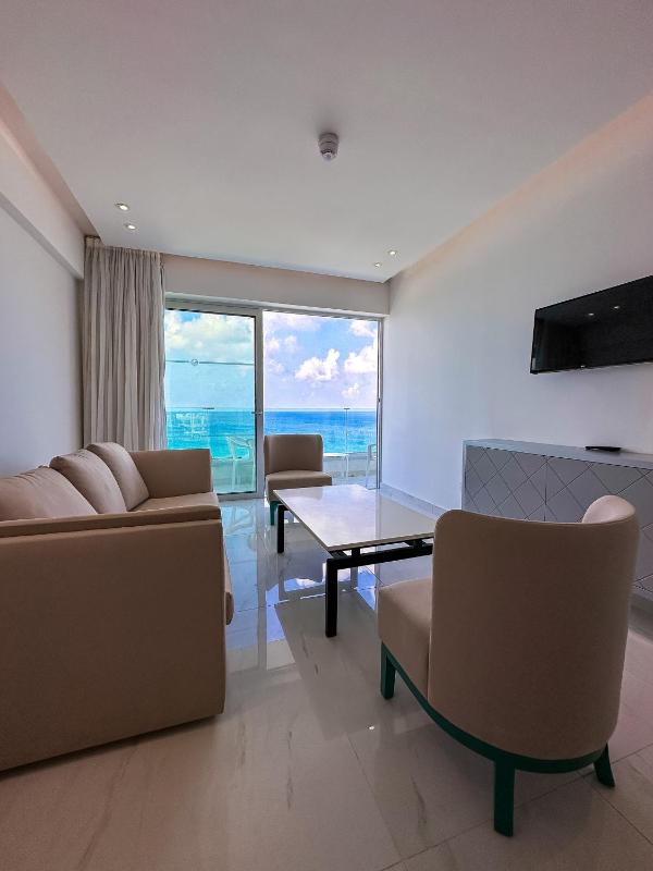 Silver Panorama with Sea View image 4