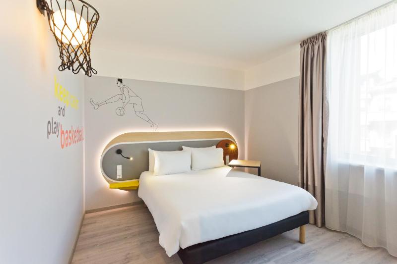 Ibis Styles Kaunas Centre - image 22