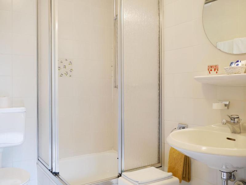 Deluxe Double Room with Balcony image 2