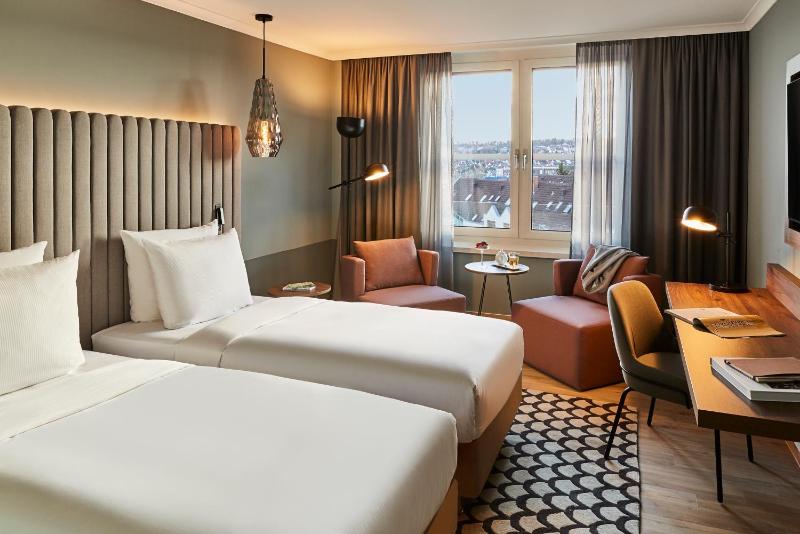 Superior Twin Room image 2