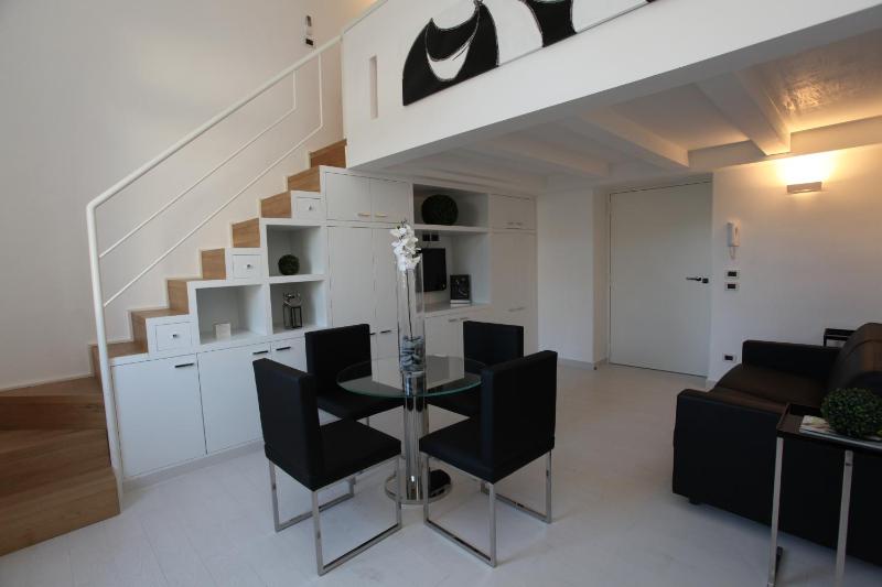 Deluxe Apartment image 2