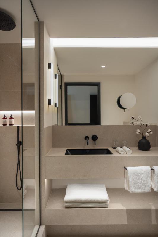 Executive Suite image 4