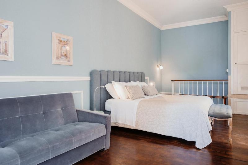 Deluxe Double Room with Balcony image 1