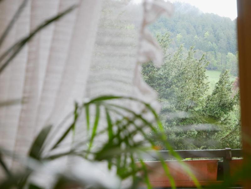 Double Room with Balcony image 4
