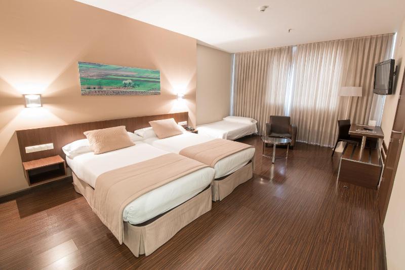 Triple Room image 2