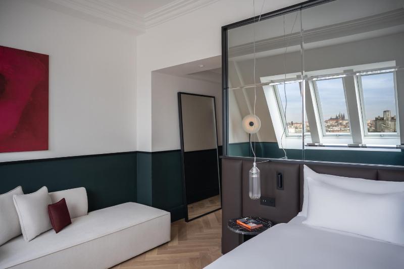 Almanac X Suite with Castle view image 1