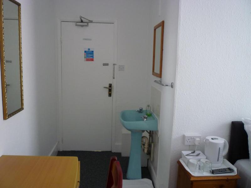 Budget Double Room image 2