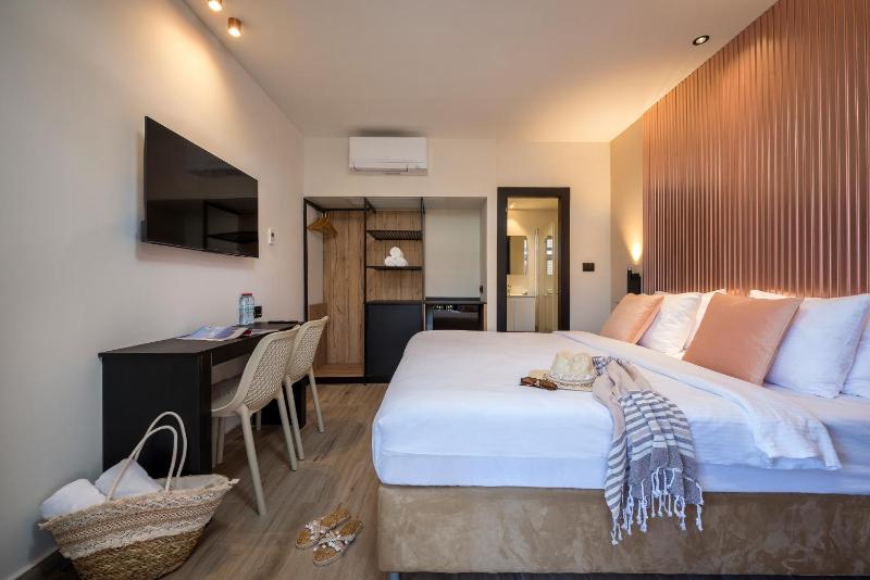 Blue Hotel - image 15