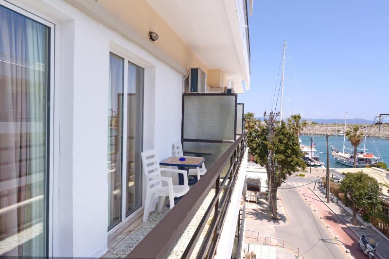 Twin Room with no balcony and Garden View image 1
