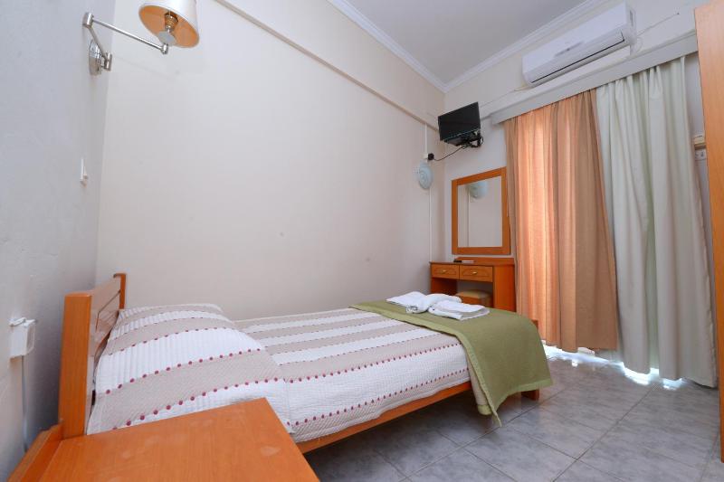 Small Single Room with Balcony image 3